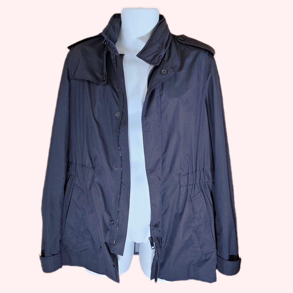 ✨️ Burberry Hooded Jacket  ✨️ - Picture 2 of 16